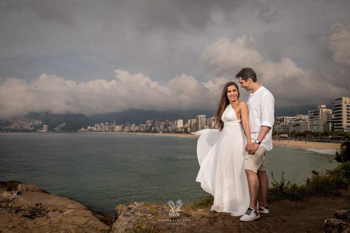 Ensaio pré wedding ambiente externo paisagem praia