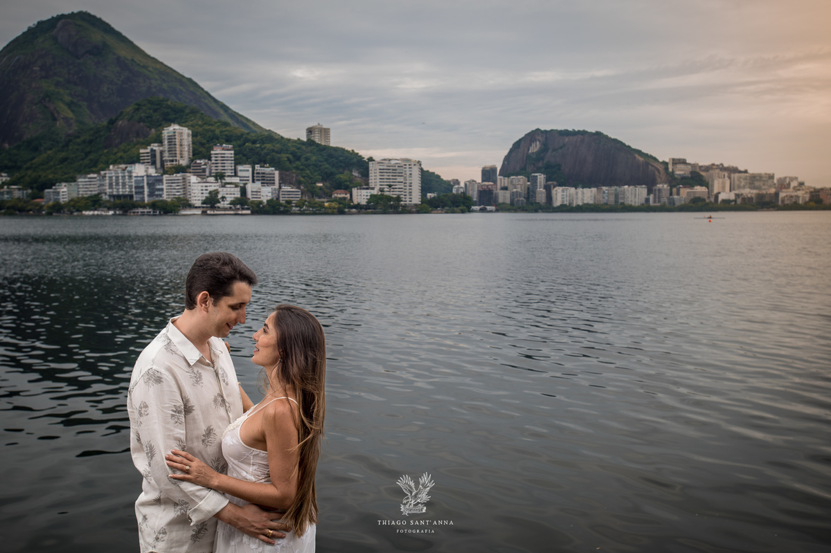 Ensaio pré wedding ambiente externo paisagem praia