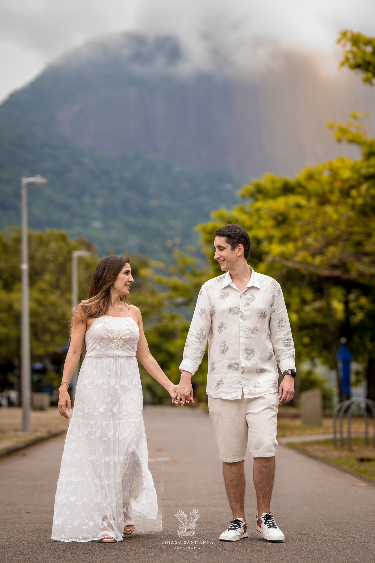 Ensaio pré wedding ambiente externo campo vegetação