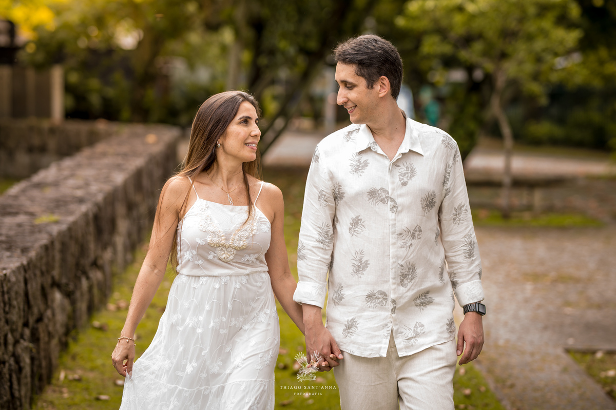 Ensaio pré wedding ambiente externo campo vegetação