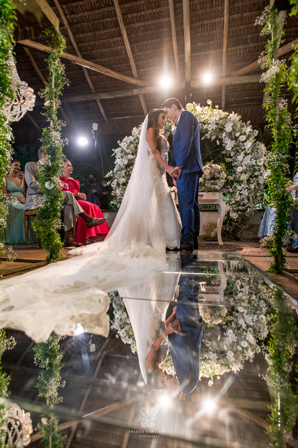 noivos no altar