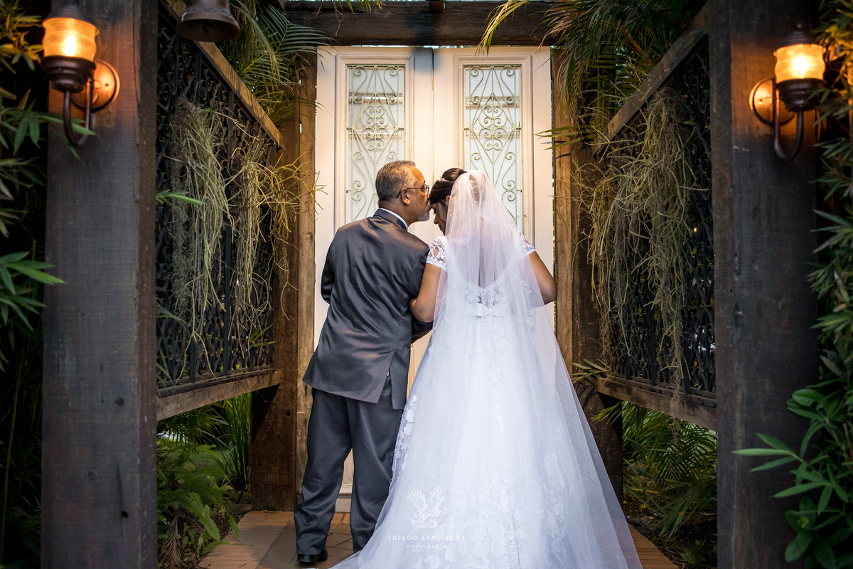 Entrada da noiva com seu pai