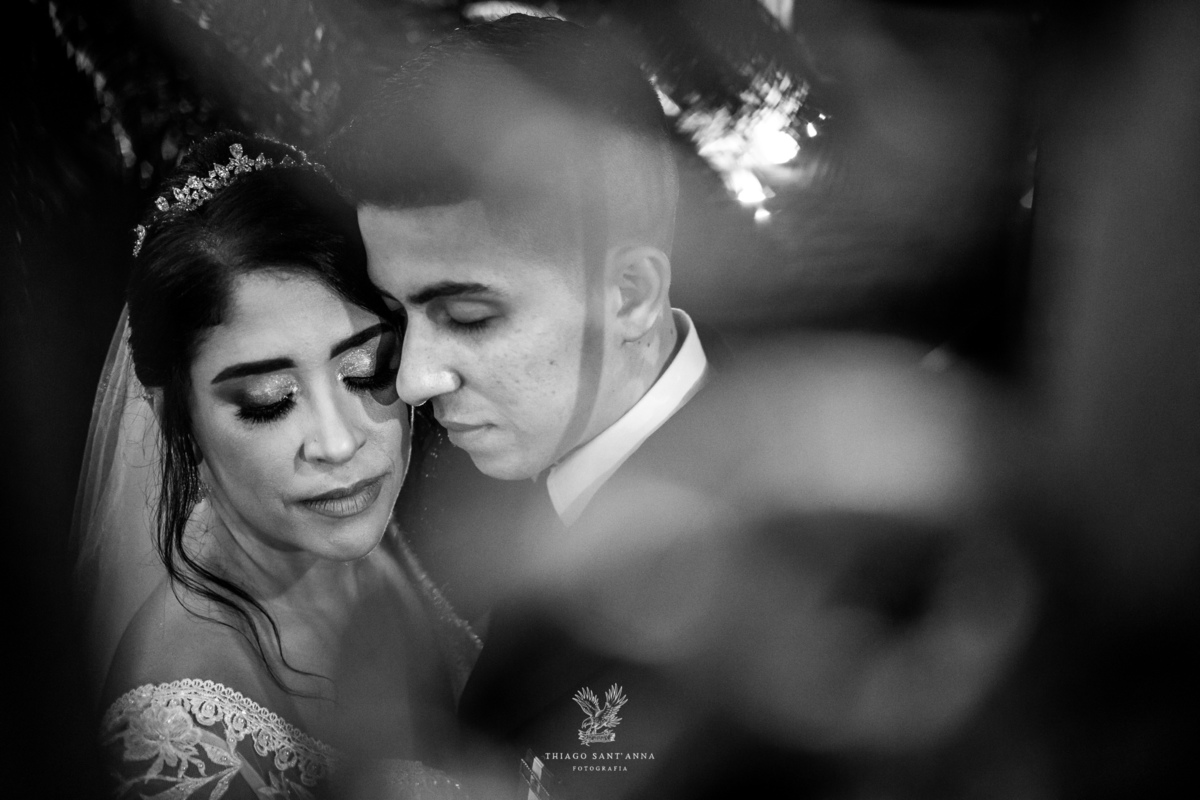 Noivos pós cerimônia preto e branco 