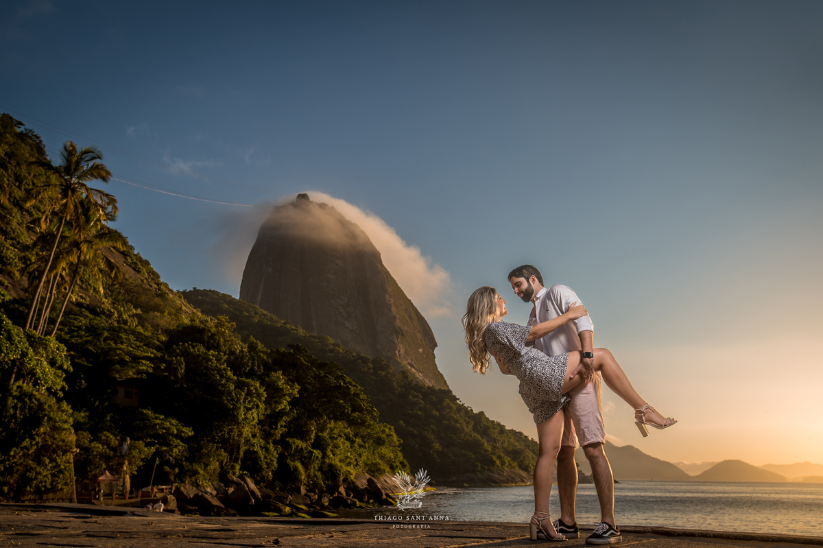 Ensaio pré wedding ambiente externo paisagem praia 