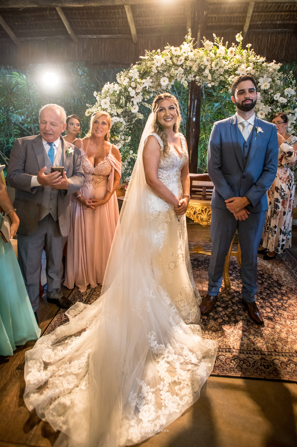 Noivos familiares padrinhos e madrinhas