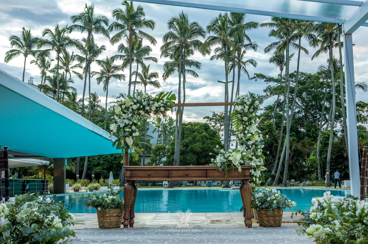 Local da cerimônia cadeiras piscina  