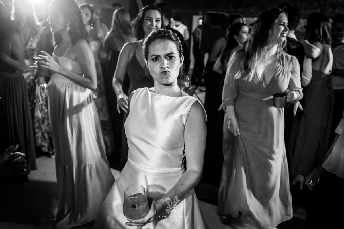 festa de casamento noiva bebe preto e branco