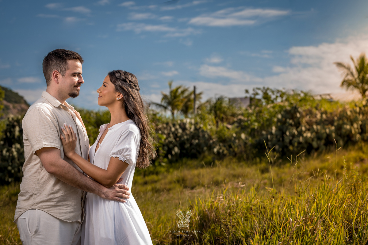 Ensaio pré wedding ambiente externo campo praia
