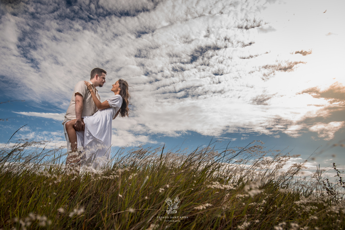 Ensaio pré wedding ambiente externo campo praia