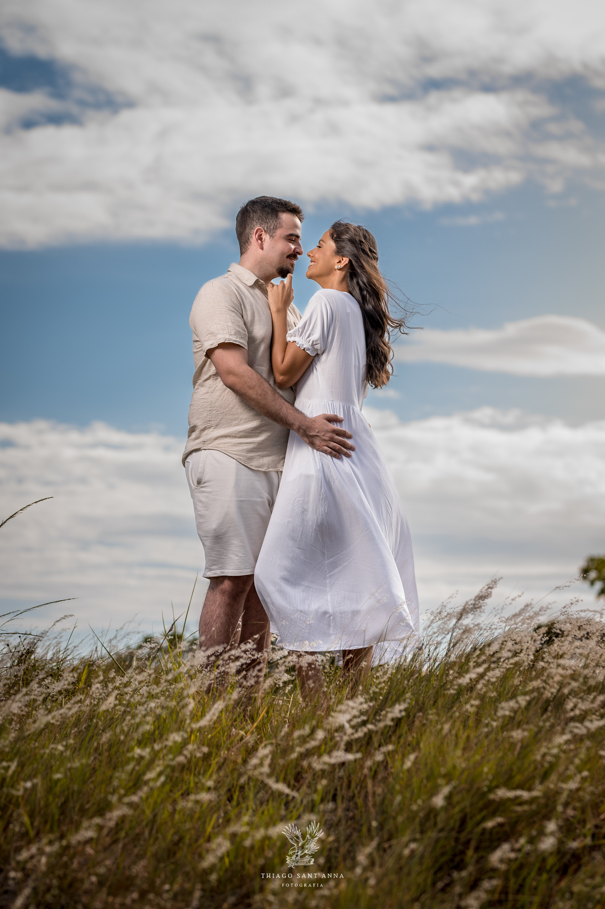 Ensaio pré wedding ambiente externo campo praia