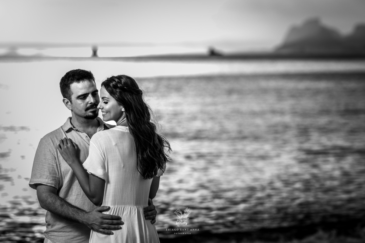 Ensaio pré wedding ambiente externo campo praia preto e branco