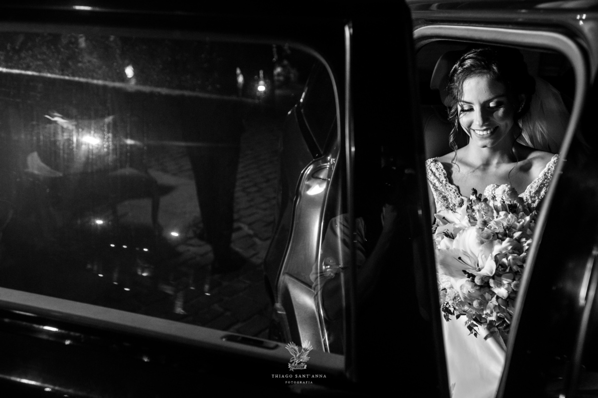 Chegada da noiva carro preto e branco