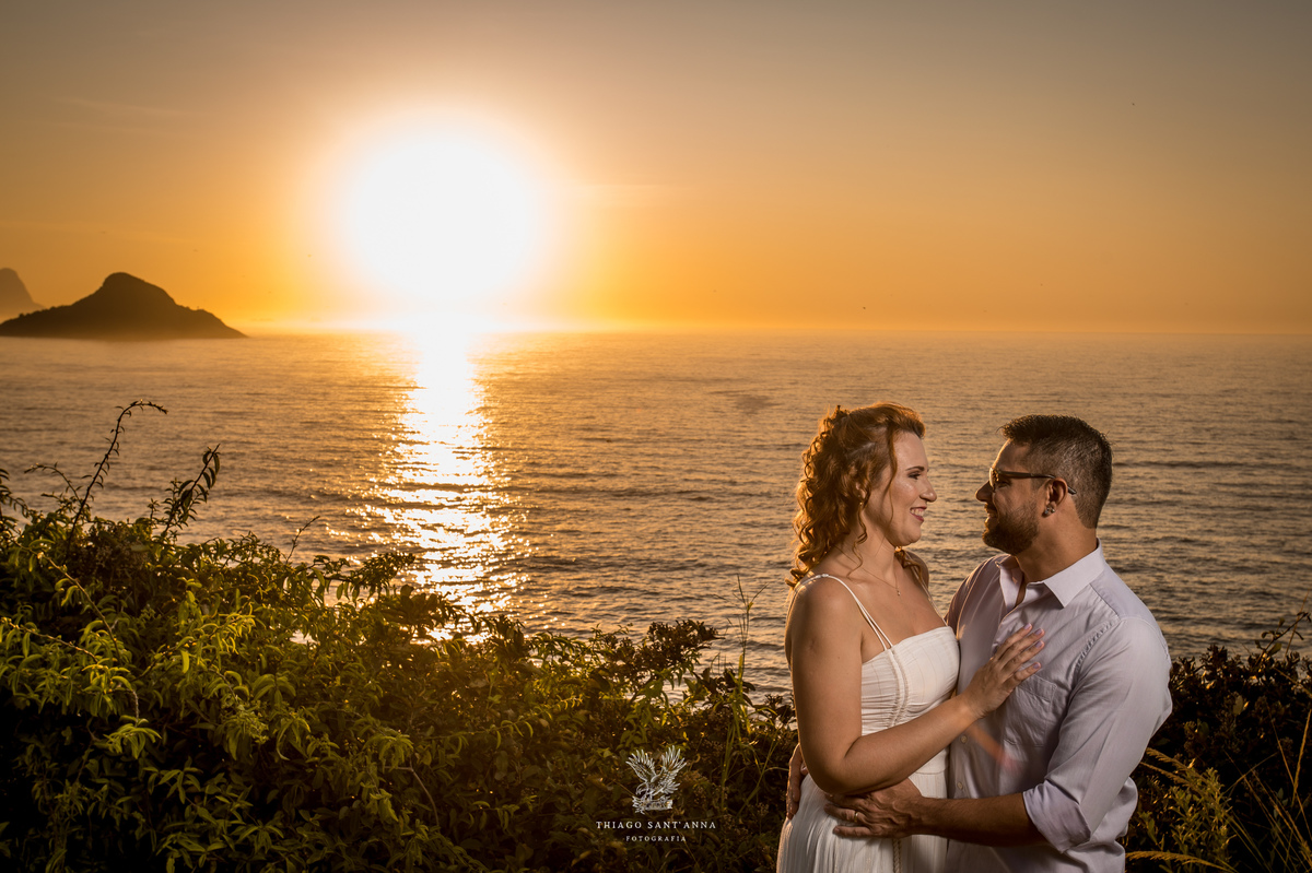 Ensaio pré wedding ambiente externo paisagem praia