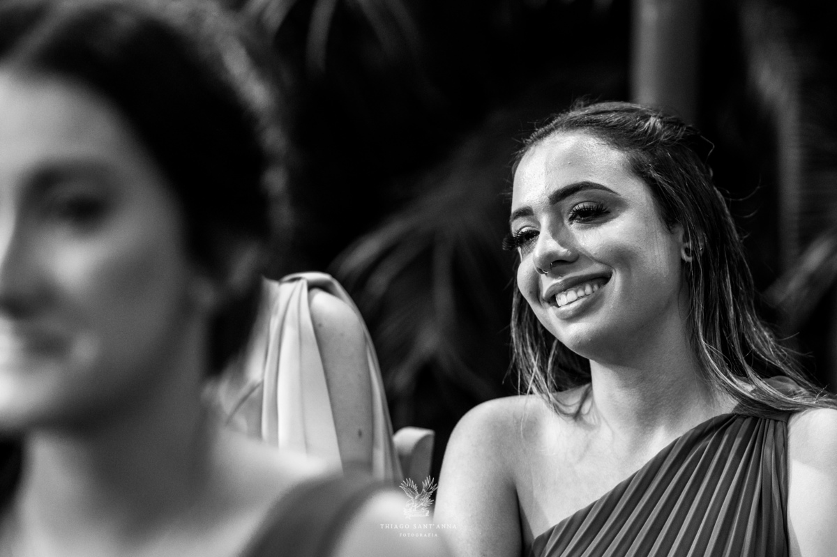 madrinha sorri preto e branco