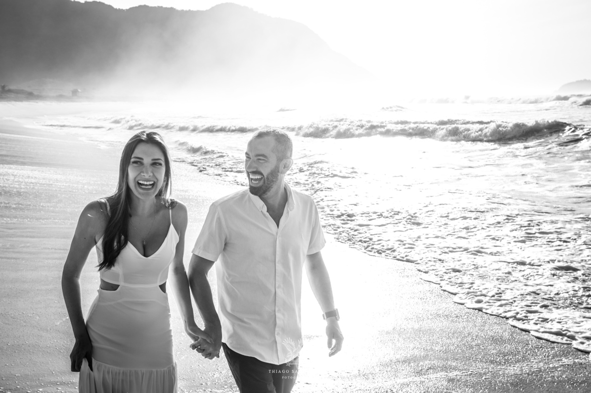 Ensaio ambiente externo paisagem praia nascer do sol preto e branco