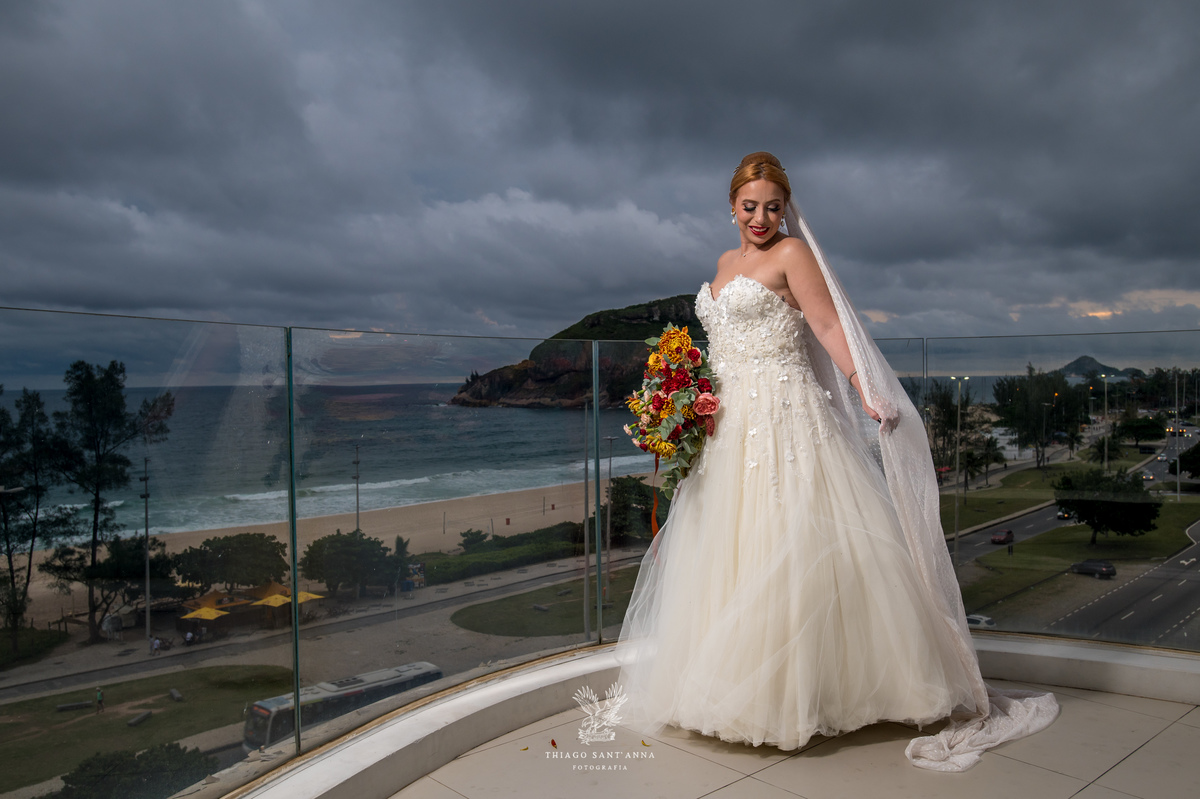 Making of noiva vestido véu paisagem praia