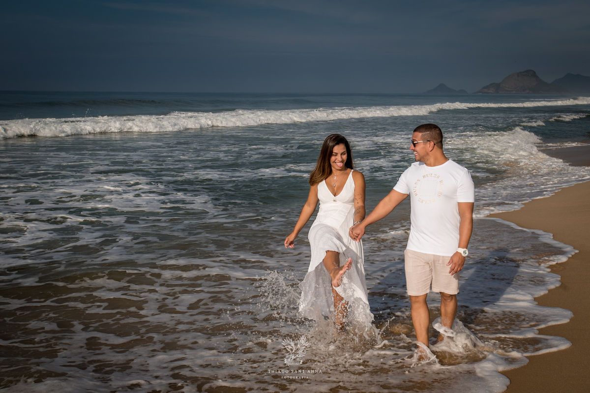 Ensaio pré wedding ambiente externo paisagem praia