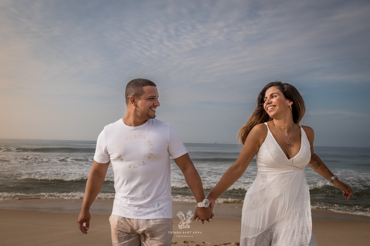 Ensaio pré wedding ambiente externo paisagem praia
