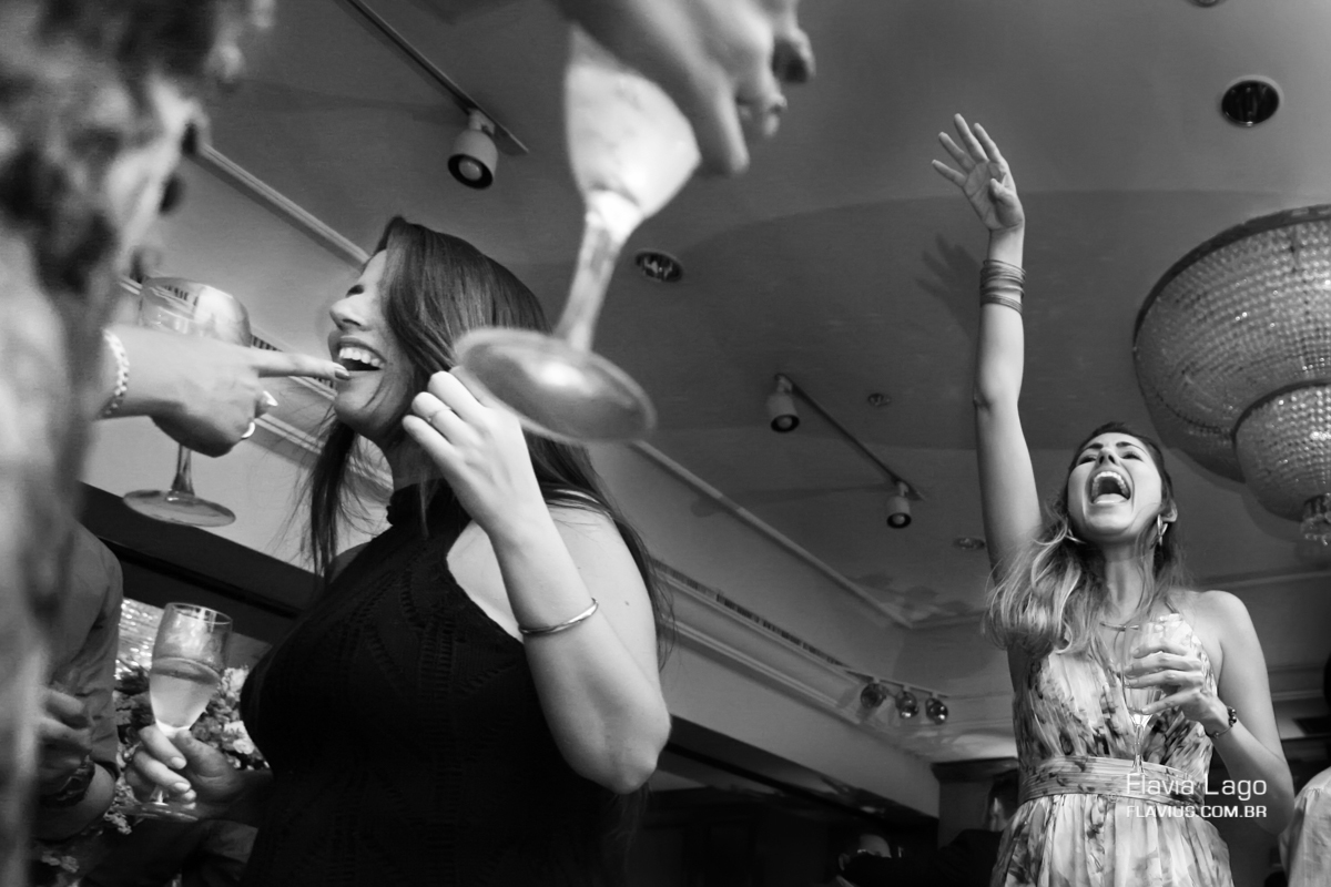 Fotografia de Casamento no Rio de Janeiro RJ Flavia Lago Flavius Festa Convidados Amigos Noivos Festa Pista Dança