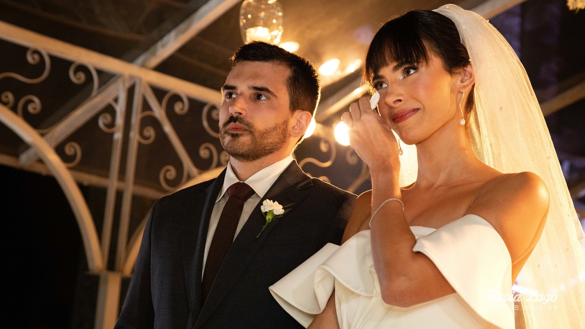 Fotografia de Casamento no Rio de Janeiro RJ Flavia Lago Flavius Lamartine cerimônia ar livre noivos