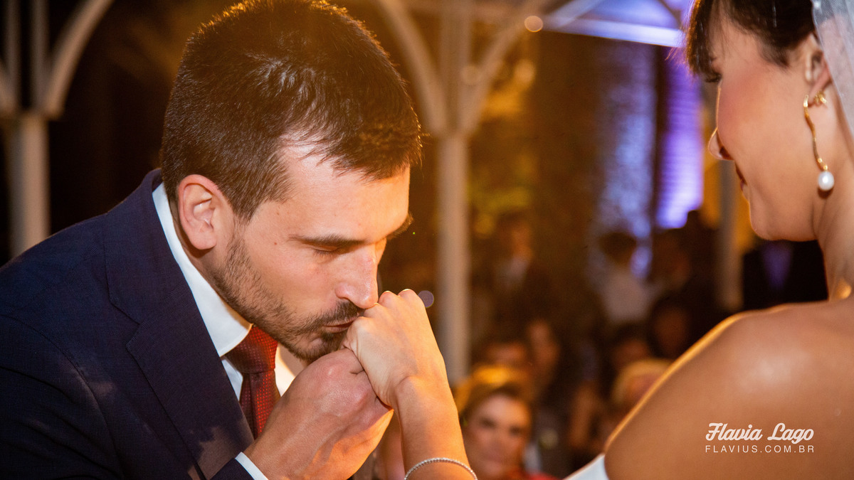 Fotografia de Casamento no Rio de Janeiro RJ Flavia Lago Flavius Lamartine cerimônia ar livre noivos