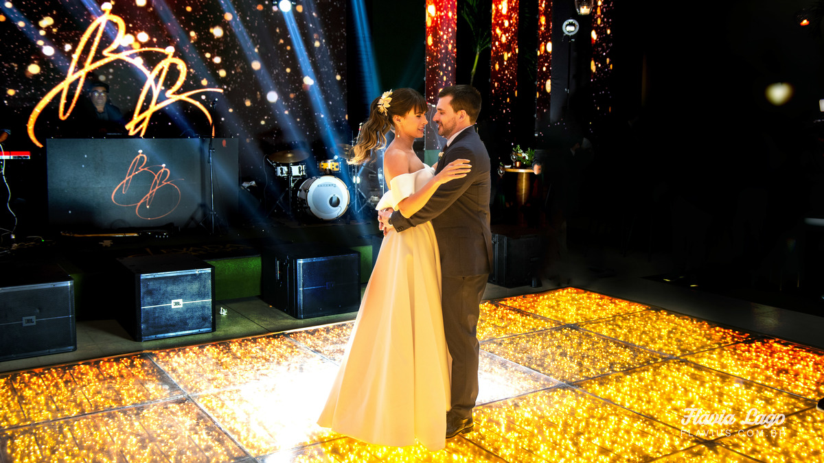 Fotografia de Casamento no Rio de Janeiro RJ Flavia Lago Flavius Lamartine festa noivos pista de  dança
