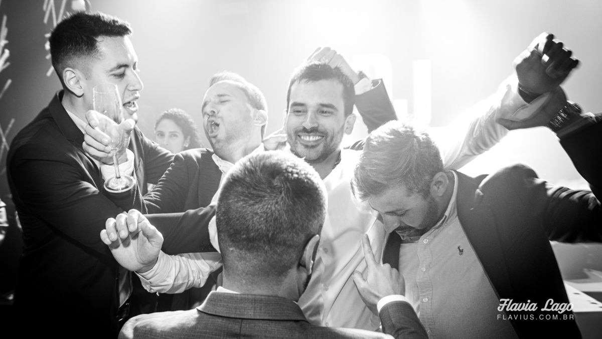 Fotografia de Casamento no Rio de Janeiro RJ Flavia Lago Flavius Lamartine festa pista de dança música alegria
