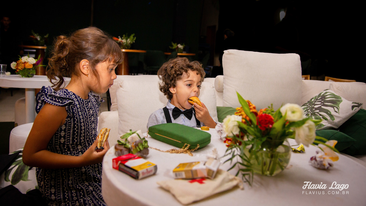 Fotografia de Casamento no Rio de Janeiro RJ Flavia Lago Flavius Lamartine festa pista de dança música alegria motonelson lanche
