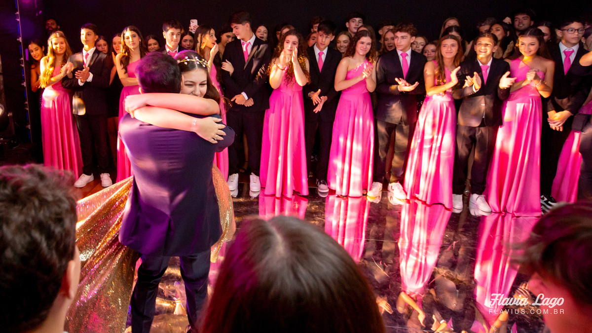Fotografia de 15 anos no Rio de Janeiro RJ Flavia Lago Flavius XV Festa Spazio Itanhangá valsa pista de dança família pais dançando