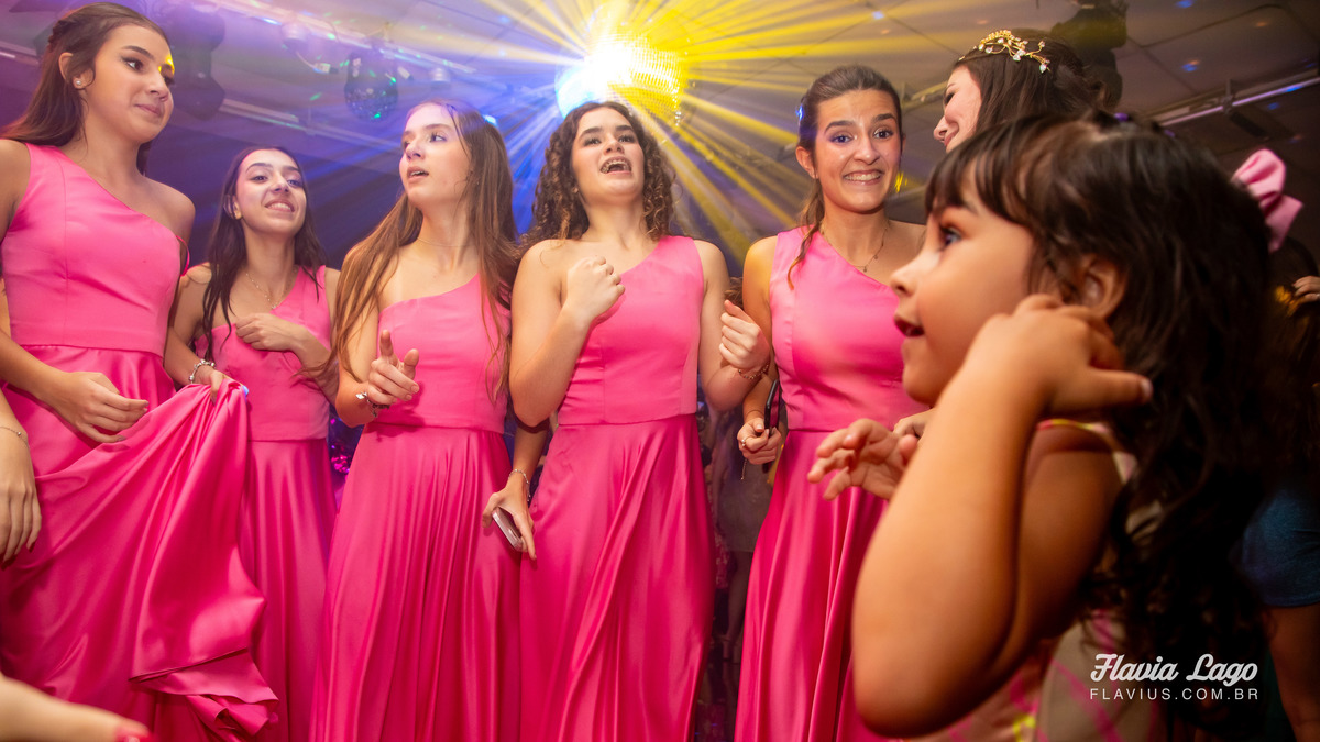 Fotografia de 15 anos no Rio de Janeiro RJ Flavia Lago Flavius XV Festa Spazio Itanhangá pista de dança com amigos convidados