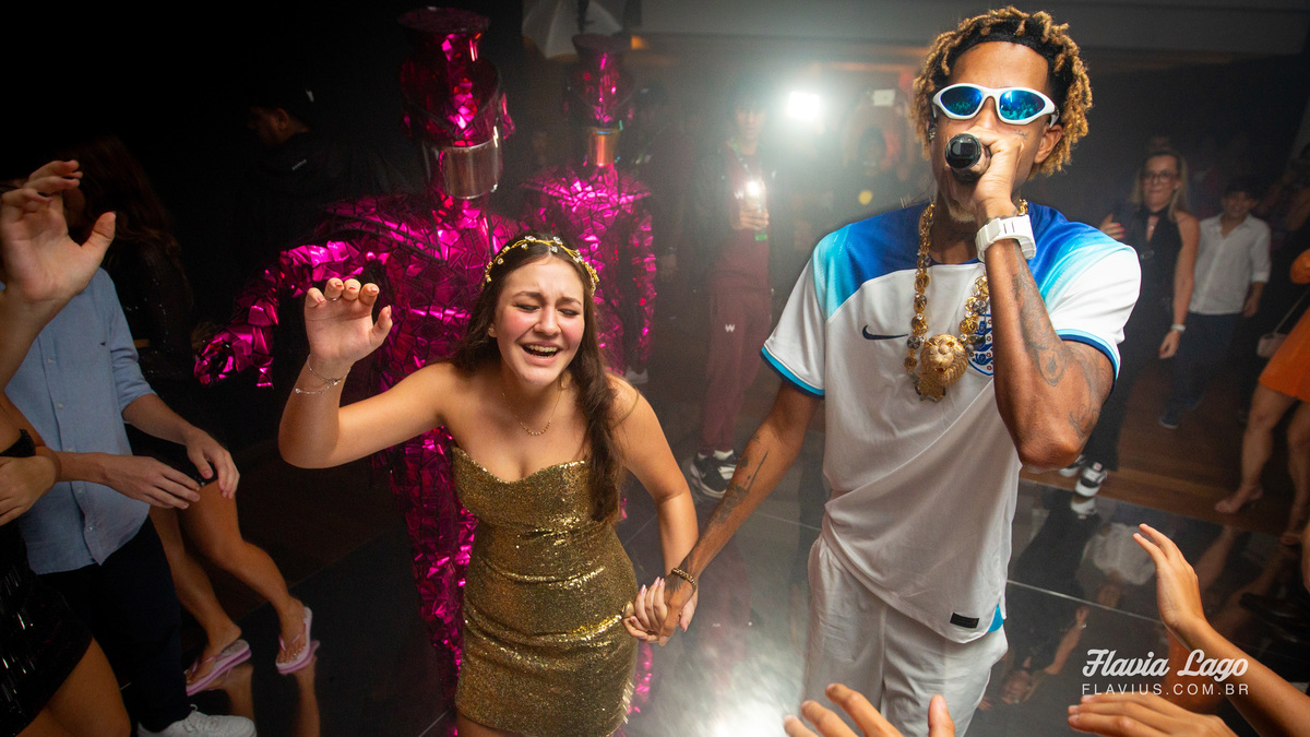 Fotografia de 15 anos no Rio de Janeiro RJ Flavia Lago Flavius XV Festa Spazio Itanhangá pista de dança com amigos convidados MC
