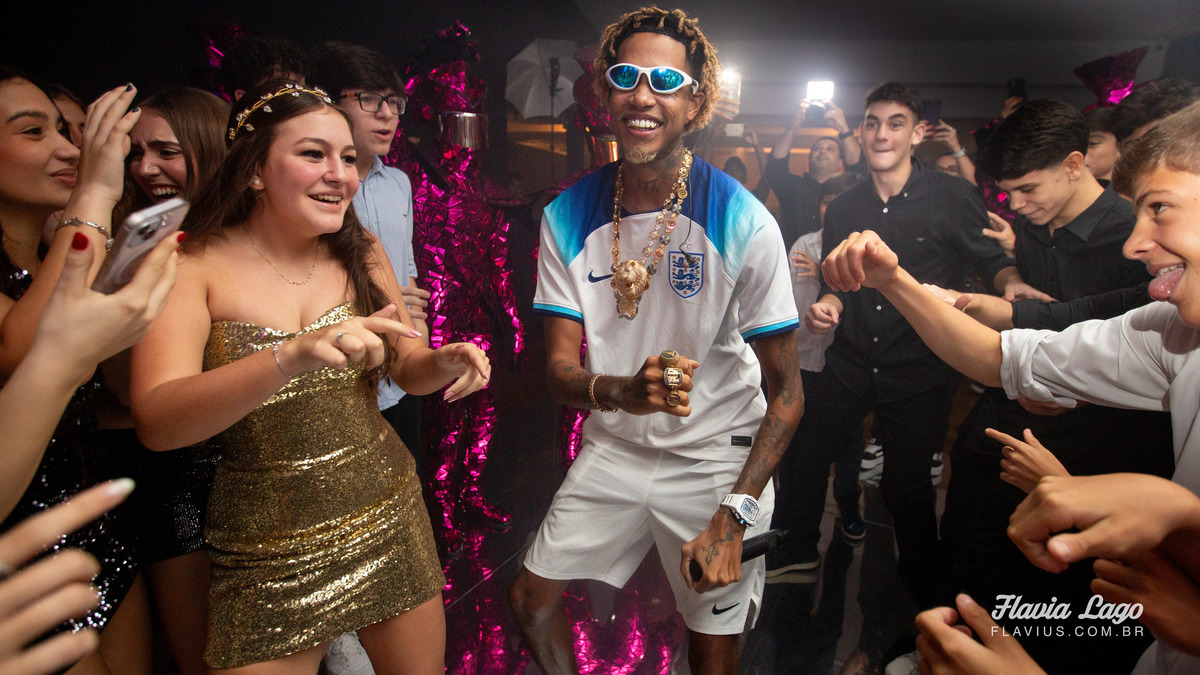 Fotografia de 15 anos no Rio de Janeiro RJ Flavia Lago Flavius XV Festa Spazio Itanhangá pista de dança com amigos convidados MC