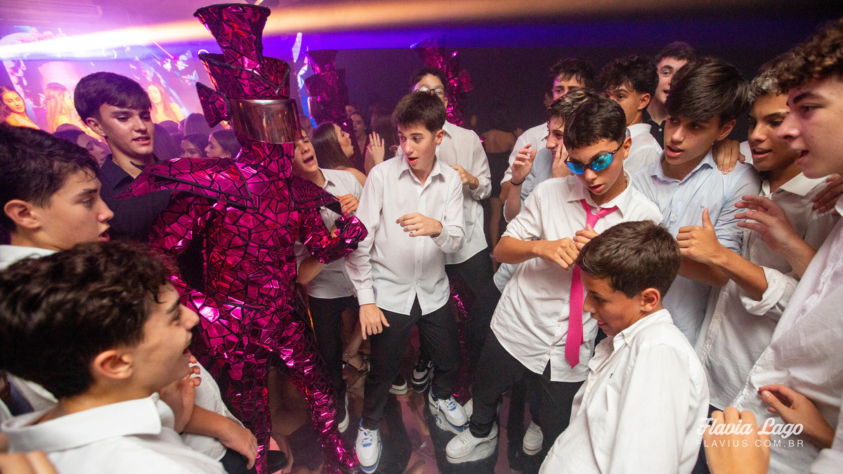 Fotografia de 15 anos no Rio de Janeiro RJ Flavia Lago Flavius XV Festa Spazio Itanhangá pista de dança com amigos convidados