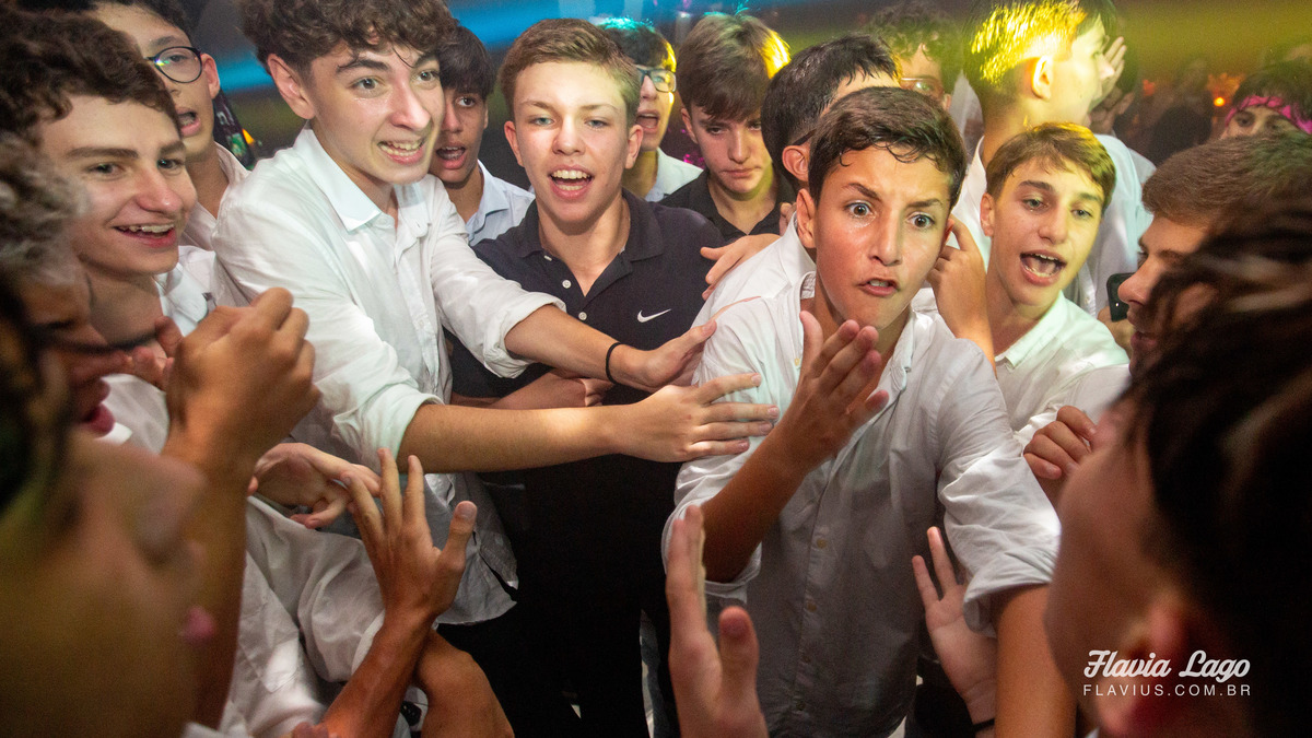 Fotografia de 15 anos no Rio de Janeiro RJ Flavia Lago Flavius XV Festa Spazio Itanhangá pista de dança com amigos convidados