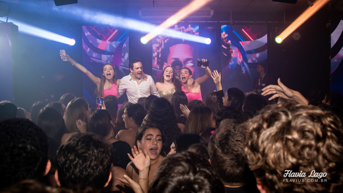 Fotografia de 15 anos no Rio de Janeiro RJ Flavia Lago Flavius XV Festa Spazio Itanhangá pista de dança com amigos convidados