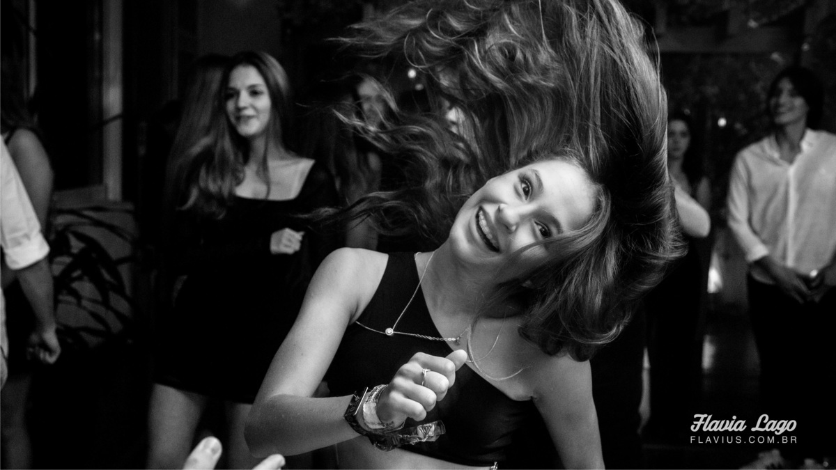 Fotografia de 18 anos no Rio de Janeiro RJ Flavia Lago Flavius XVIII Festa Spazio Itanhangá debutante amigas amigos e convidados luzes pista