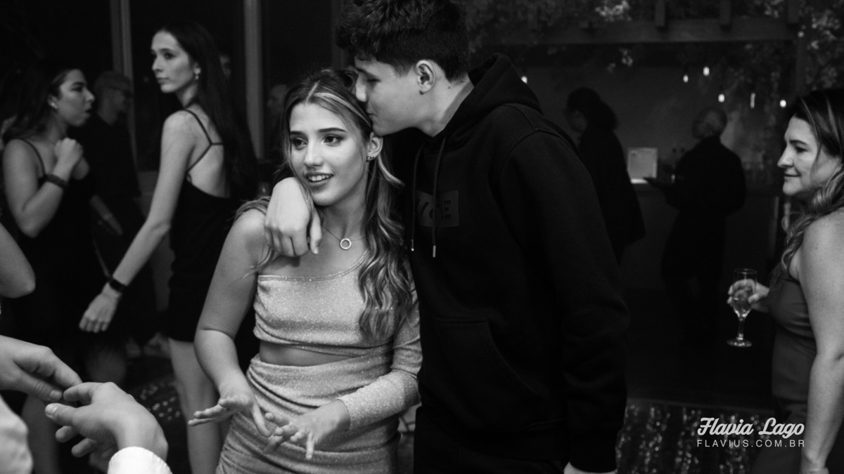 Fotografia de 18 anos no Rio de Janeiro RJ Flavia Lago Flavius XVIII Festa Spazio Itanhangá debutante amigas amigos e convidados luzes pista