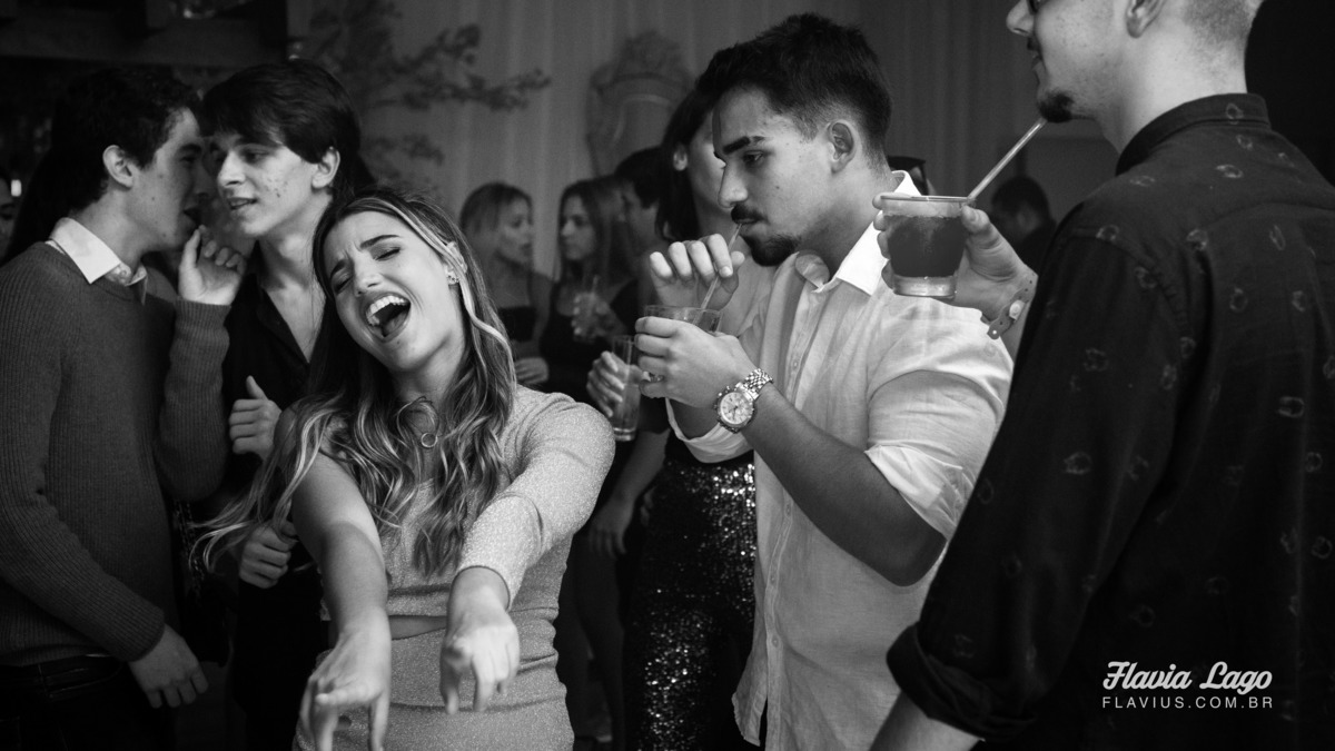 Fotografia de 18 anos no Rio de Janeiro RJ Flavia Lago Flavius XVIII Festa Spazio Itanhangá debutante amigas amigos e convidados luzes pista