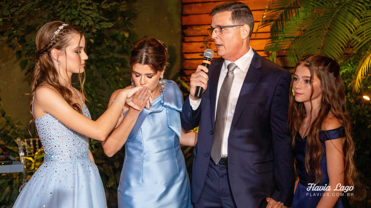 Fotografia de 15 anos no Rio de Janeiro RJ Flavia Lago Flavius XV Festa Spazio Itanhangá missa celebração fotos de quinze anos