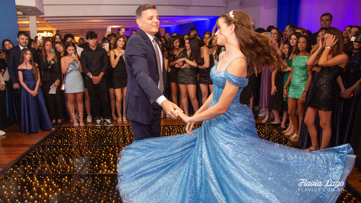 Fotografia de 15 anos no Rio de Janeiro RJ Flavia Lago Flavius XV Festa Spazio Itanhangá valsa pai pista fotos de quinze anos