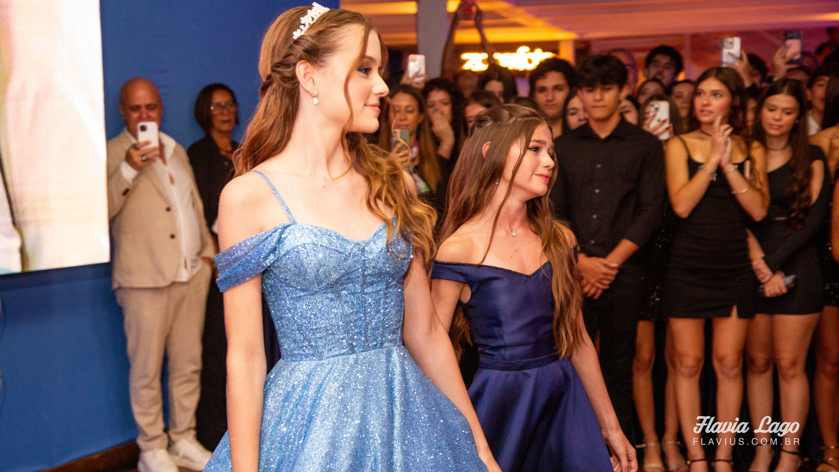 Fotografia de 15 anos no Rio de Janeiro RJ Flavia Lago Flavius XV Festa Spazio Itanhangá valsa irmã pista fotos de quinze anos