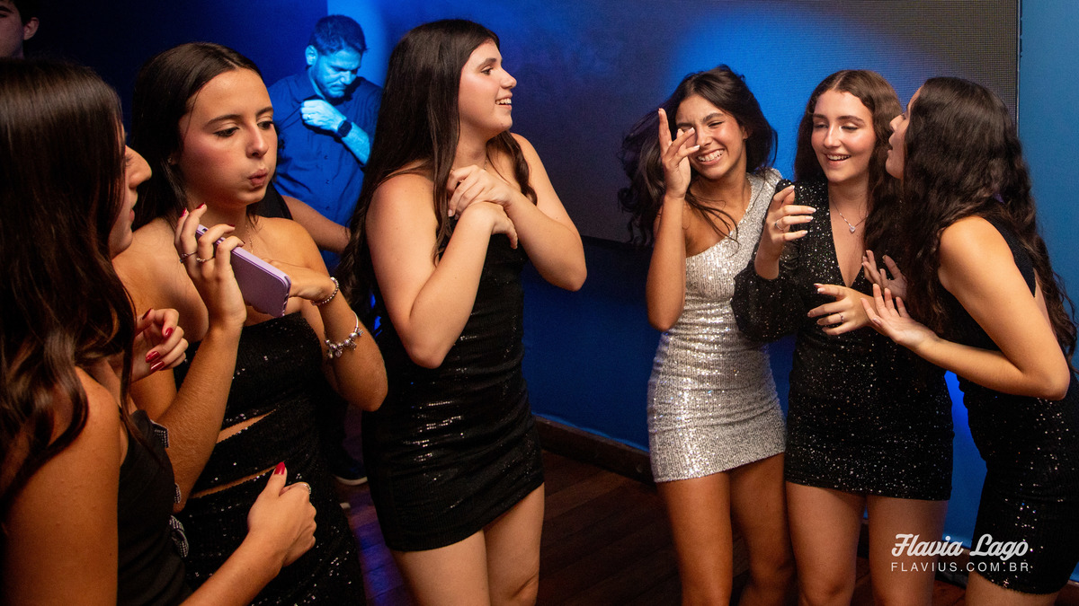 Fotografia de 15 anos no Rio de Janeiro RJ Flavia Lago Flavius XV Festa Spazio Itanhangá amigas pista amigos dança fotos de quinze anos