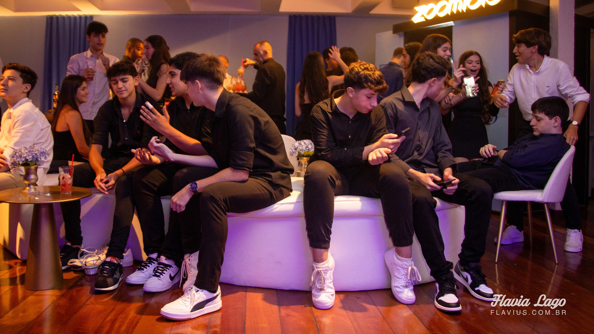 Fotografia de 15 anos no Rio de Janeiro RJ Flavia Lago Flavius XV Festa Spazio Itanhangá amigas pista amigos dança fotos de quinze anos