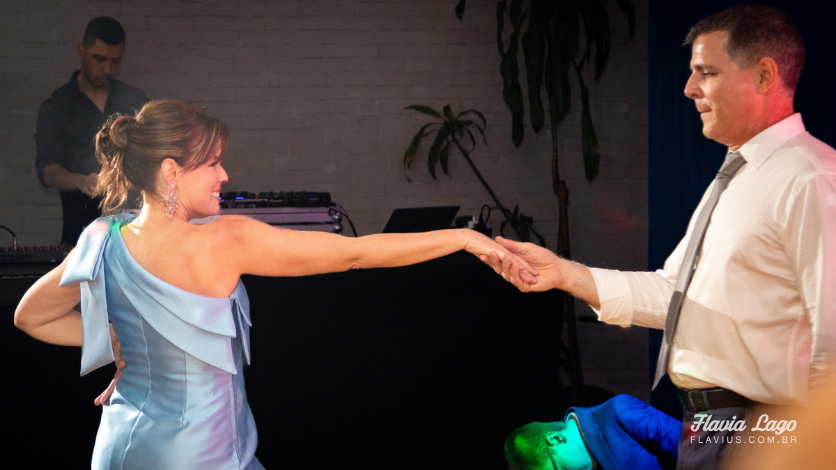 Fotografia de 15 anos no Rio de Janeiro RJ Flavia Lago Flavius XV Festa Spazio Itanhangá amigas pista amigos dança fotos de quinze anos