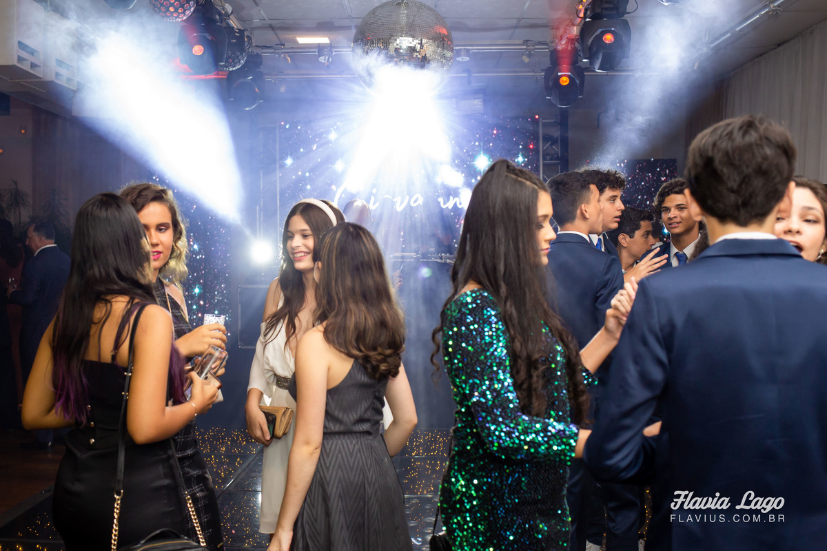 Fotografia de 15 anos no Rio de Janeiro RJ Flavia Lago Flavius XV Festa Spazio Itanhangá amigos na festa com convidados