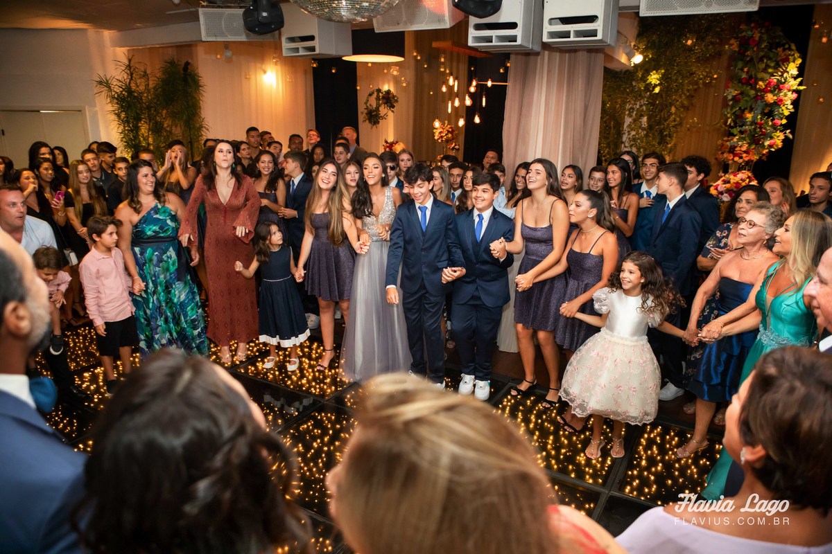 Fotografia de 15 anos no Rio de Janeiro RJ Flavia Lago Flavius XV Festa Spazio Itanhangá valsa amigos e convidados