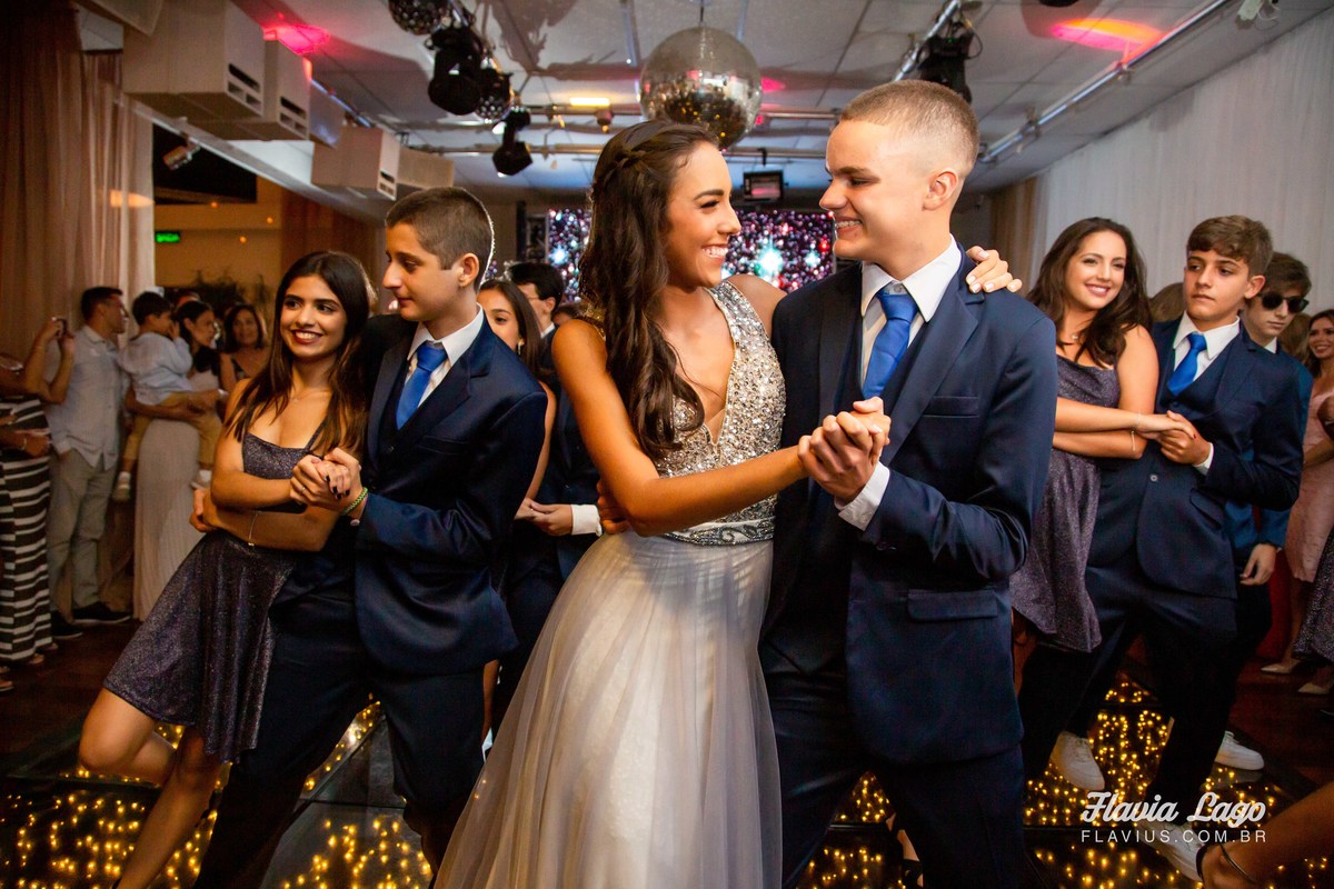 Fotografia de 15 anos no Rio de Janeiro RJ Flavia Lago Flavius XV Festa Spazio Itanhangá valsa coreografia amigos e convidados