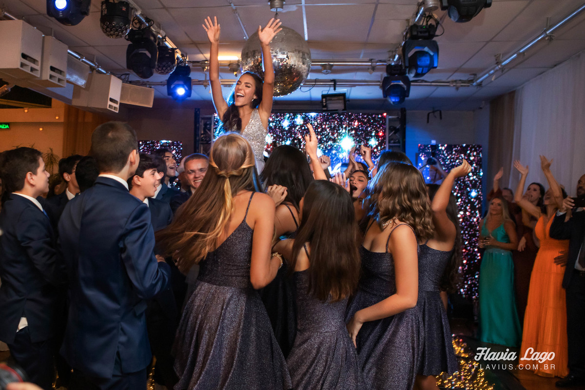 Fotografia de 15 anos no Rio de Janeiro RJ Flavia Lago Flavius XV Festa Spazio Itanhangá valsa coreografia amigos e convidados