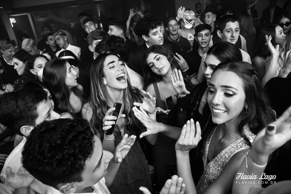 Fotografia de 15 anos no Rio de Janeiro RJ Flavia Lago Flavius XV Festa Spazio Itanhangá pista de dança com amigos e convidados