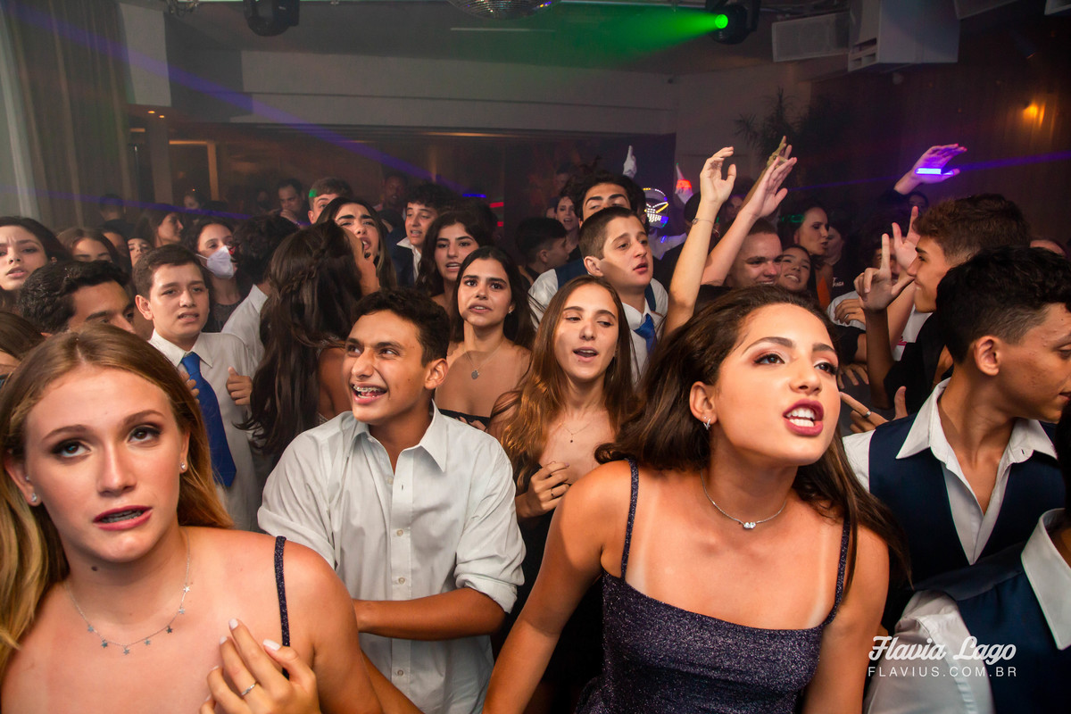 Fotografia de 15 anos no Rio de Janeiro RJ Flavia Lago Flavius XV Festa Spazio Itanhangá pista de dança com amigos e convidados